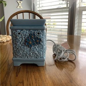 Scentsy Forget Me Not Warmer